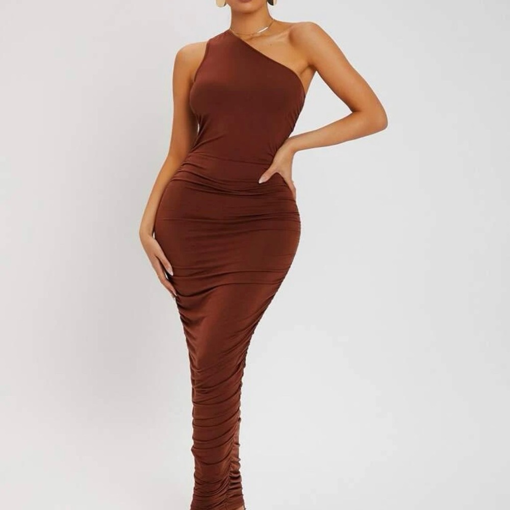 Solid ruched bodycon dress